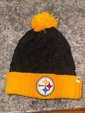 47 Pittsburgh Steelers Black and Gold Pom Pom Beanie